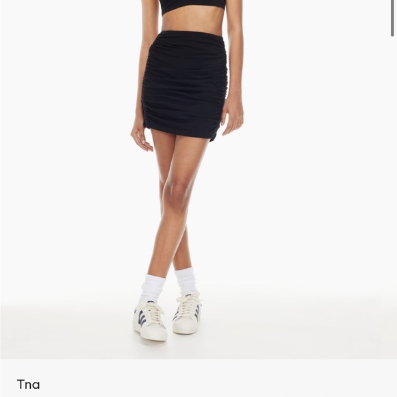 Aritzia Skirts Nwt Aritzia Tna Black Skirt Poshmark